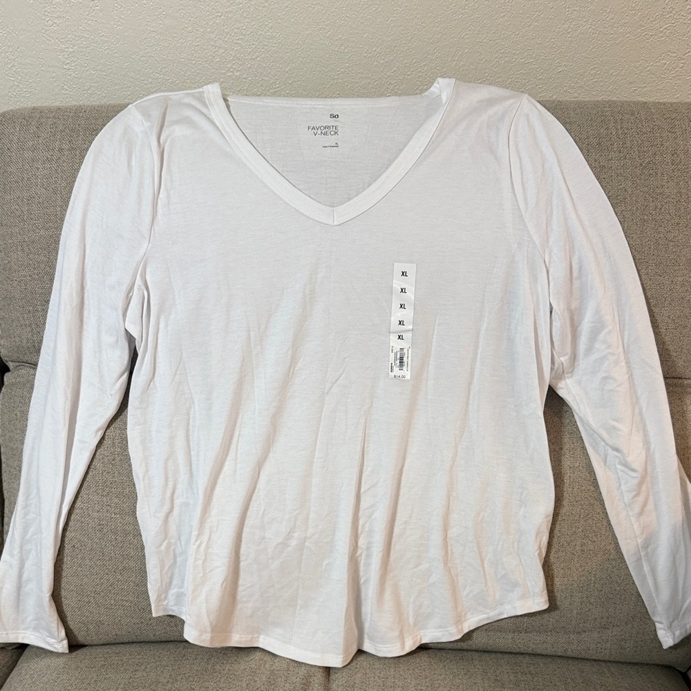 So brand - Women's White V-Neck Top - New with Tag - size XL